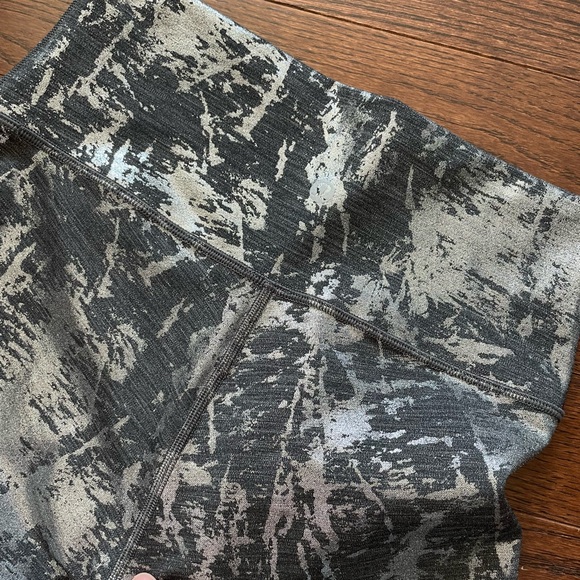 lululemon athletica Black and Gray Leggings - Picture 4 of 5